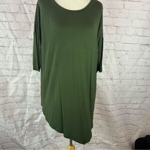 NWT annabelle boutique olive green Oversized asymmetric hem Tunic Top womens